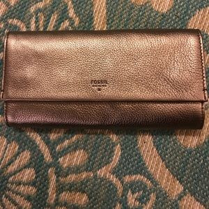 Fossil metallic leather jewelry roll