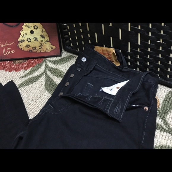 !Levi Strauss Button Fly Jeans!!!! 👖❤️❤️❤️ - Picture 3 of 3