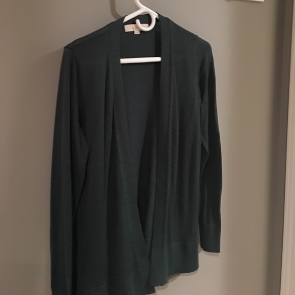 Green Sweater - Picture 1 of 2