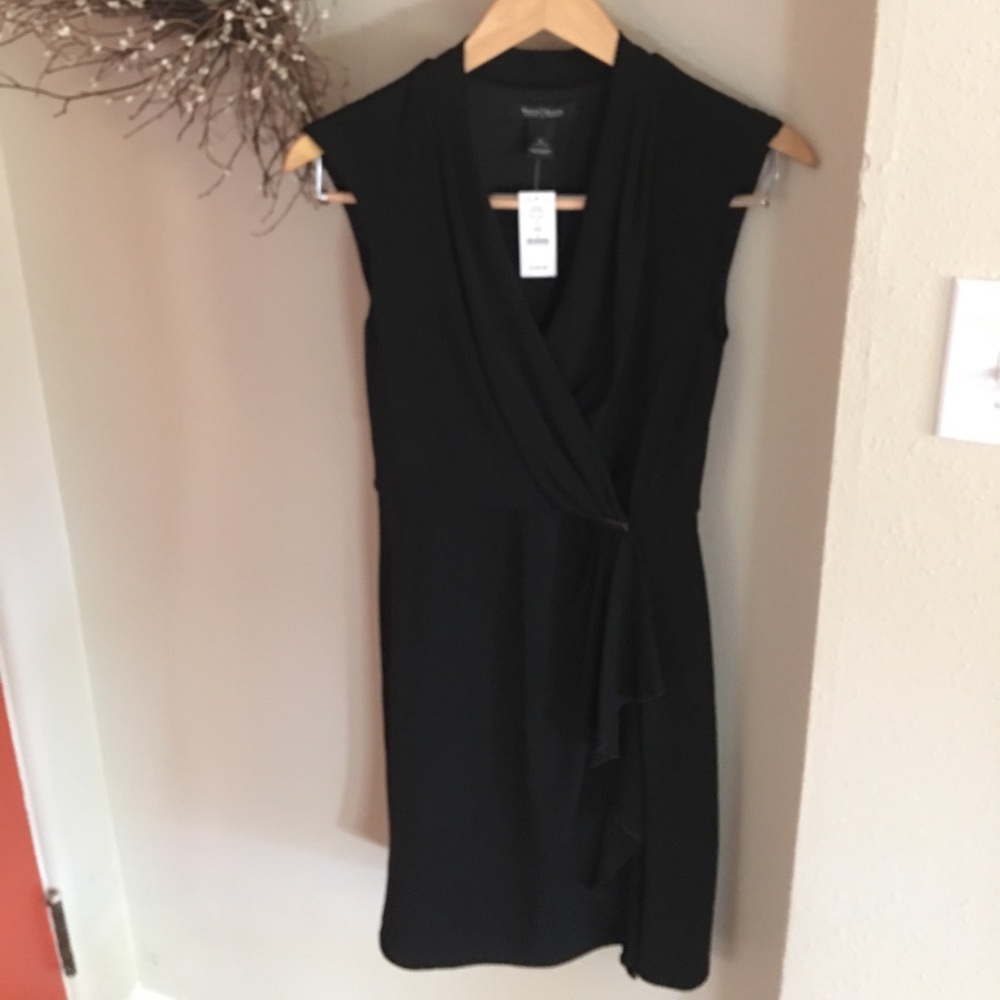 SOLD ☀️White House Black Market Black