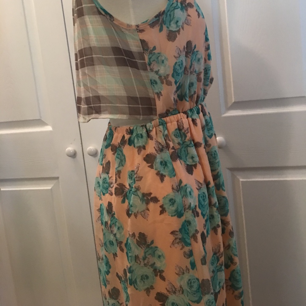 Dress - Picture 4 of 7