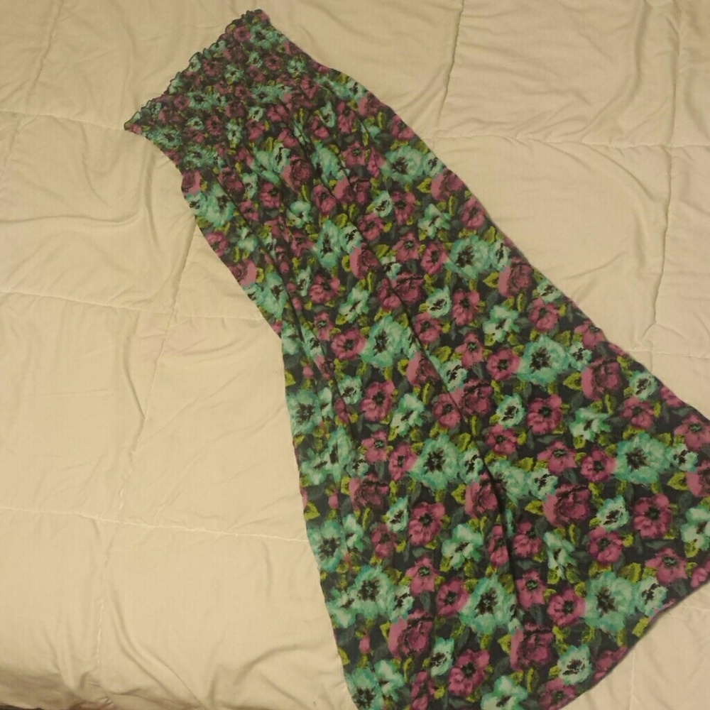 Floral strapless maxi dress