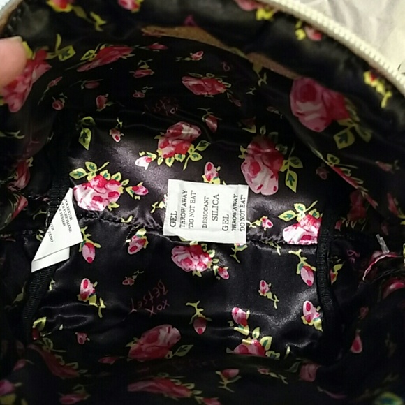 Hold Betsey Johnson owl cosmetic Bag - Picture 6 of 6