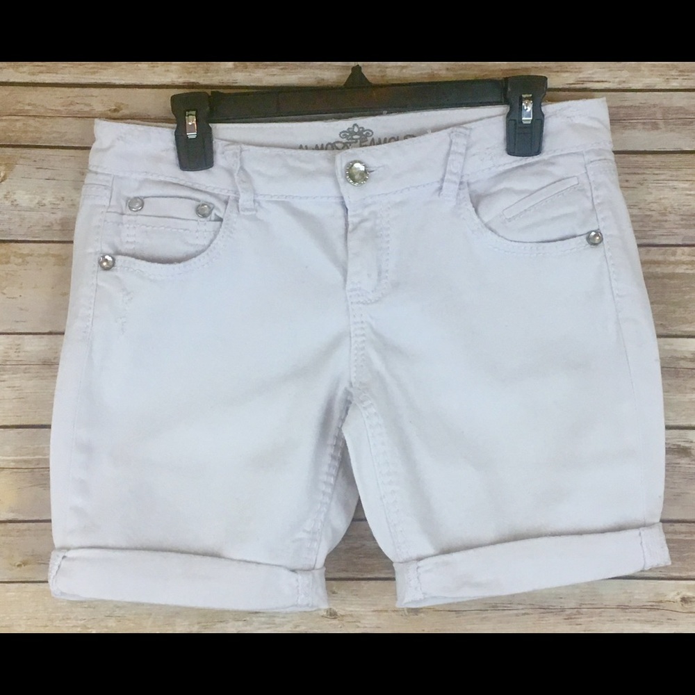 JUNIORS WHITE DENIM SHORTS