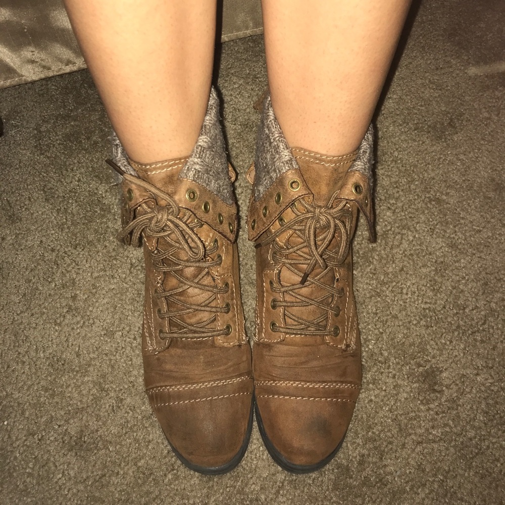 Combat boots