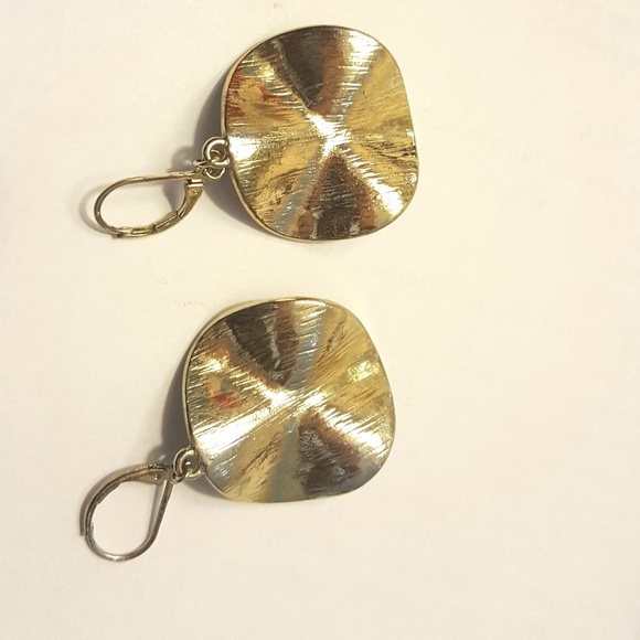 Gold Earrings with rhinrstones - Picture 2 of 3