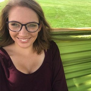 Meet your Posher, Alicia