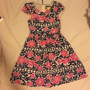 Cap-sleeve pattern dress