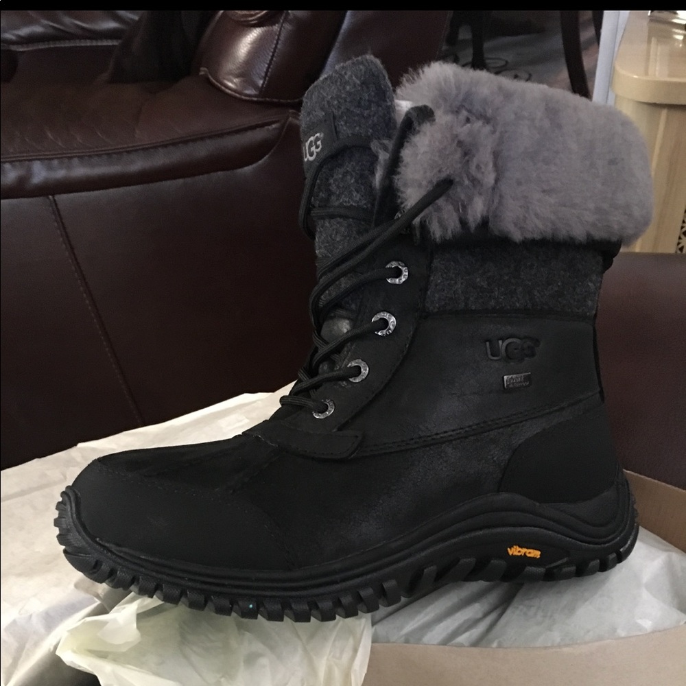 NWT UGG ADIRONDACK BOOTS!