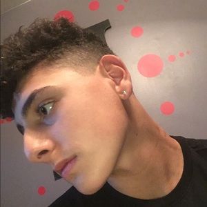 Meet your Posher, Nicholas