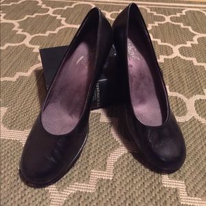 Aerosoles Black Pumps