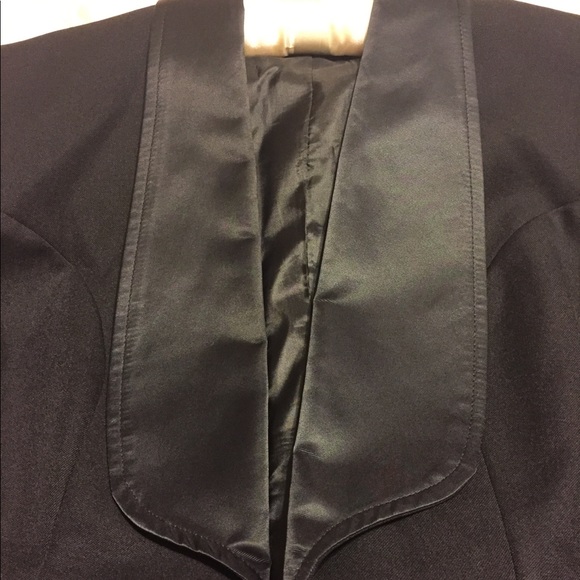 Women’s Tuxedo Jacket - Picture 2 of 2