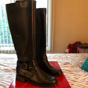 Knee high black Aerosole boots