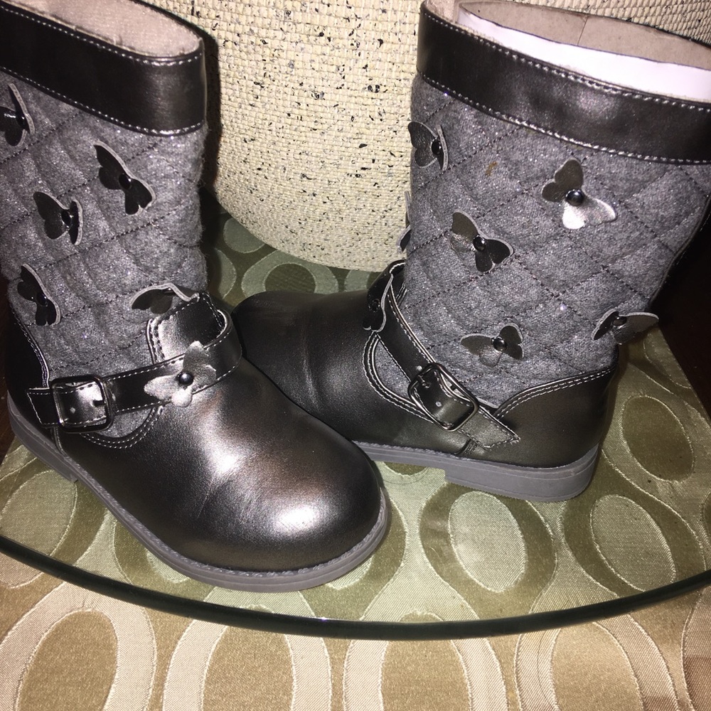 Sliver size 8 toddler size booties