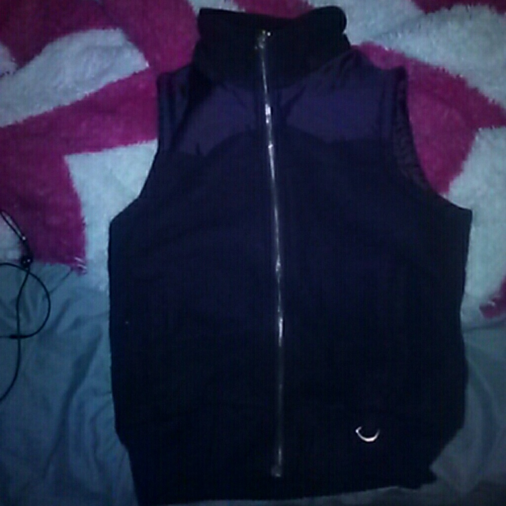 Cielo Classic purple vest