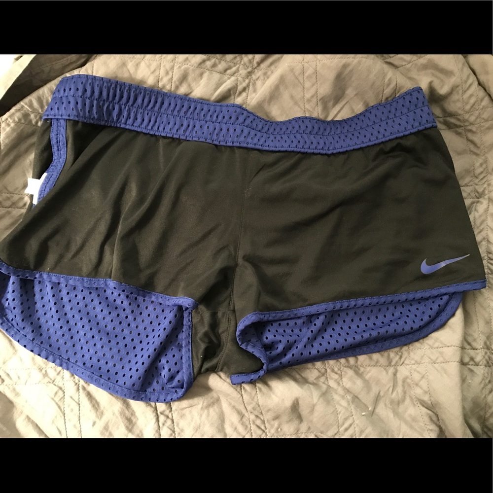 REVERSIBLE Nike Shorts in blue / black mesh!