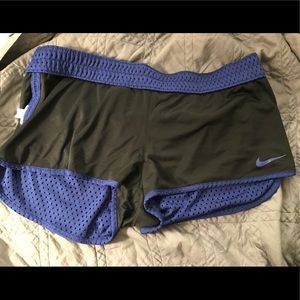 REVERSIBLE Nike Shorts in blue / black mesh!