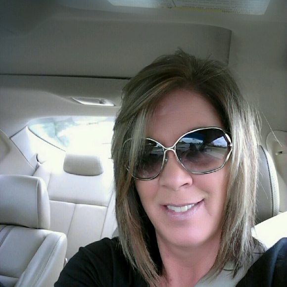 Meet your Posher, Dawn - Picture 1 of 1