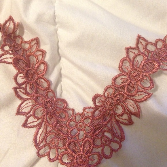 PINK VS Daisy Lace Triangle Bralette - Picture 2 of 4