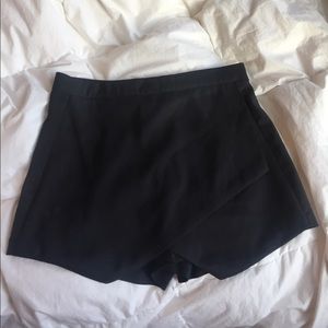 Black skort