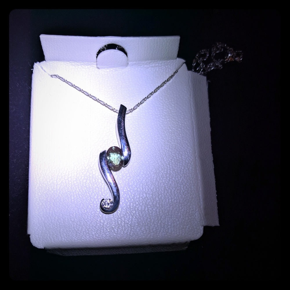Peridot pendant necklace (19 inch silver chain)