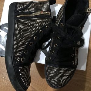 Nine West Diyanna Gold Studded Sneaker 5