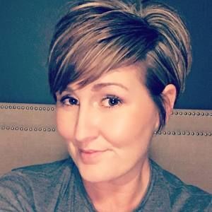 Meet your Posher, Dee