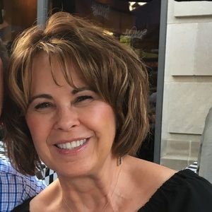 Meet your Posher, Elizabeth