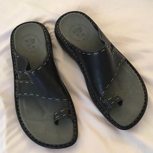 Merrell Size 8 Black Tetra Spark Sandals Sporty