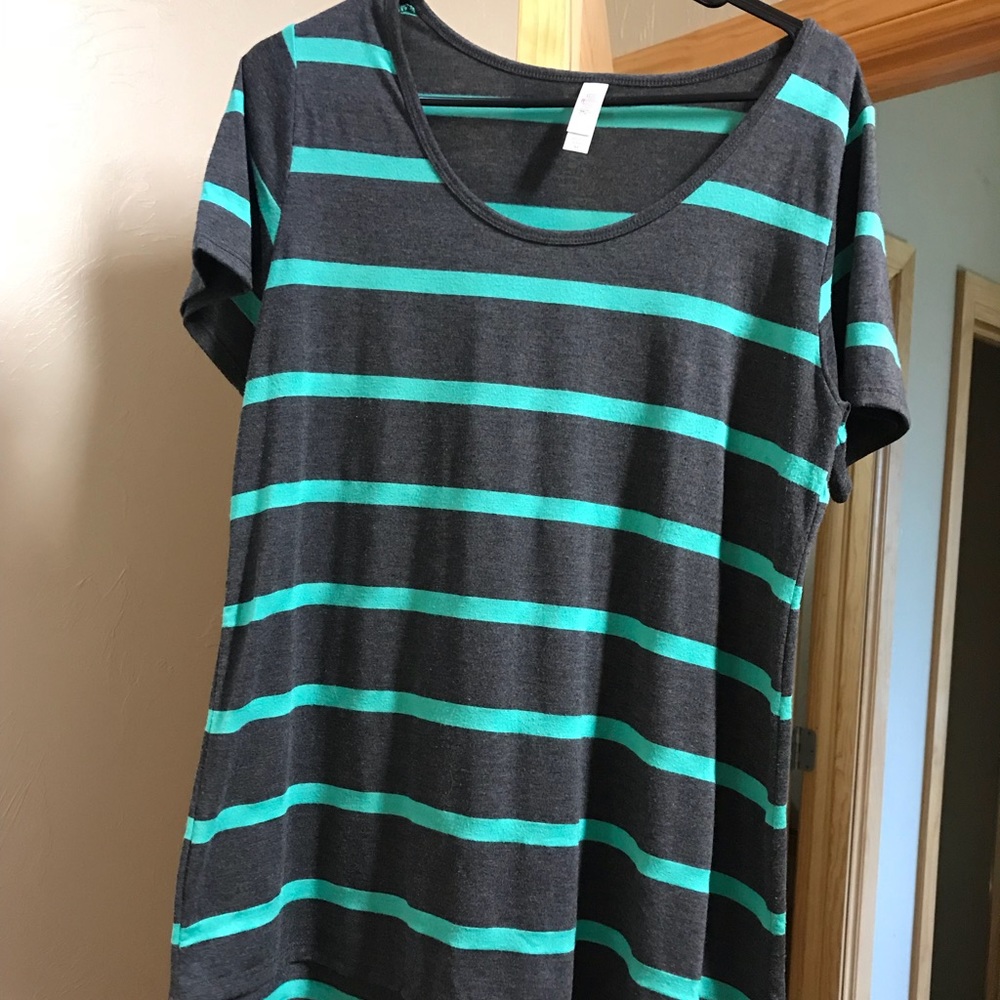 LulaRoe Classic Tee