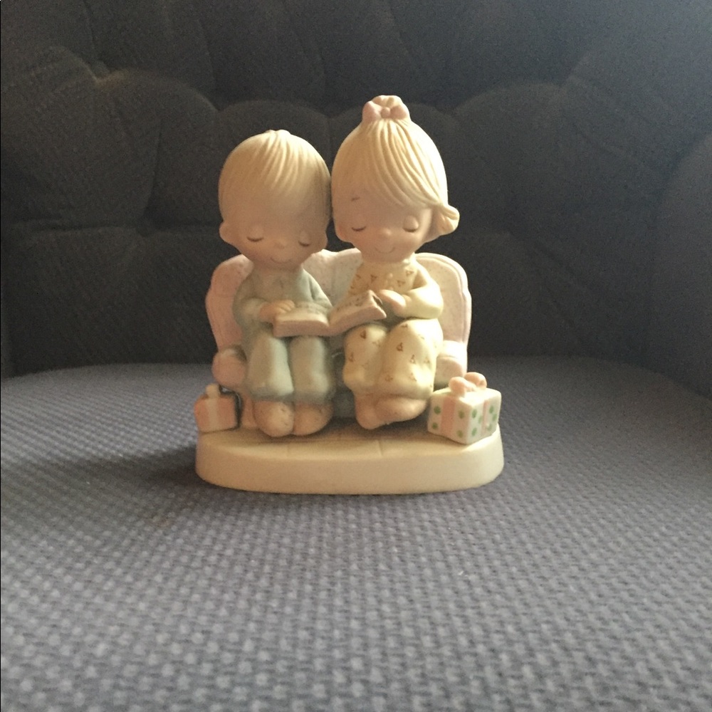 Precious Moments “Unto Us a Child is Born”