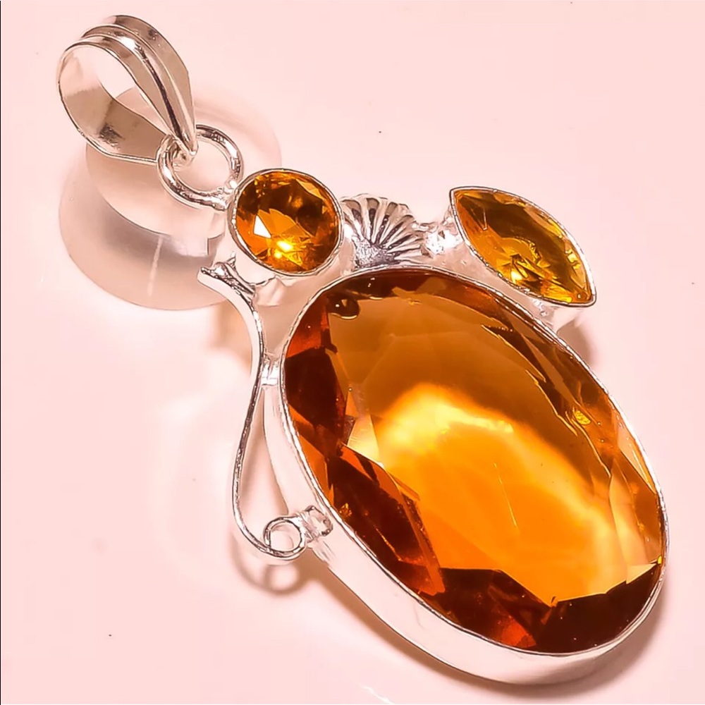 💕❤️GOLDEN TOPAZ PENDANT 💕❤️
