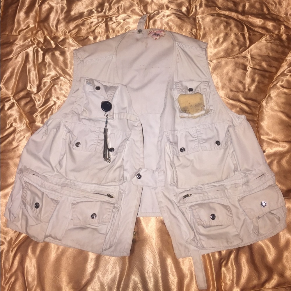 Genuine Danielson fishing vest with lures!