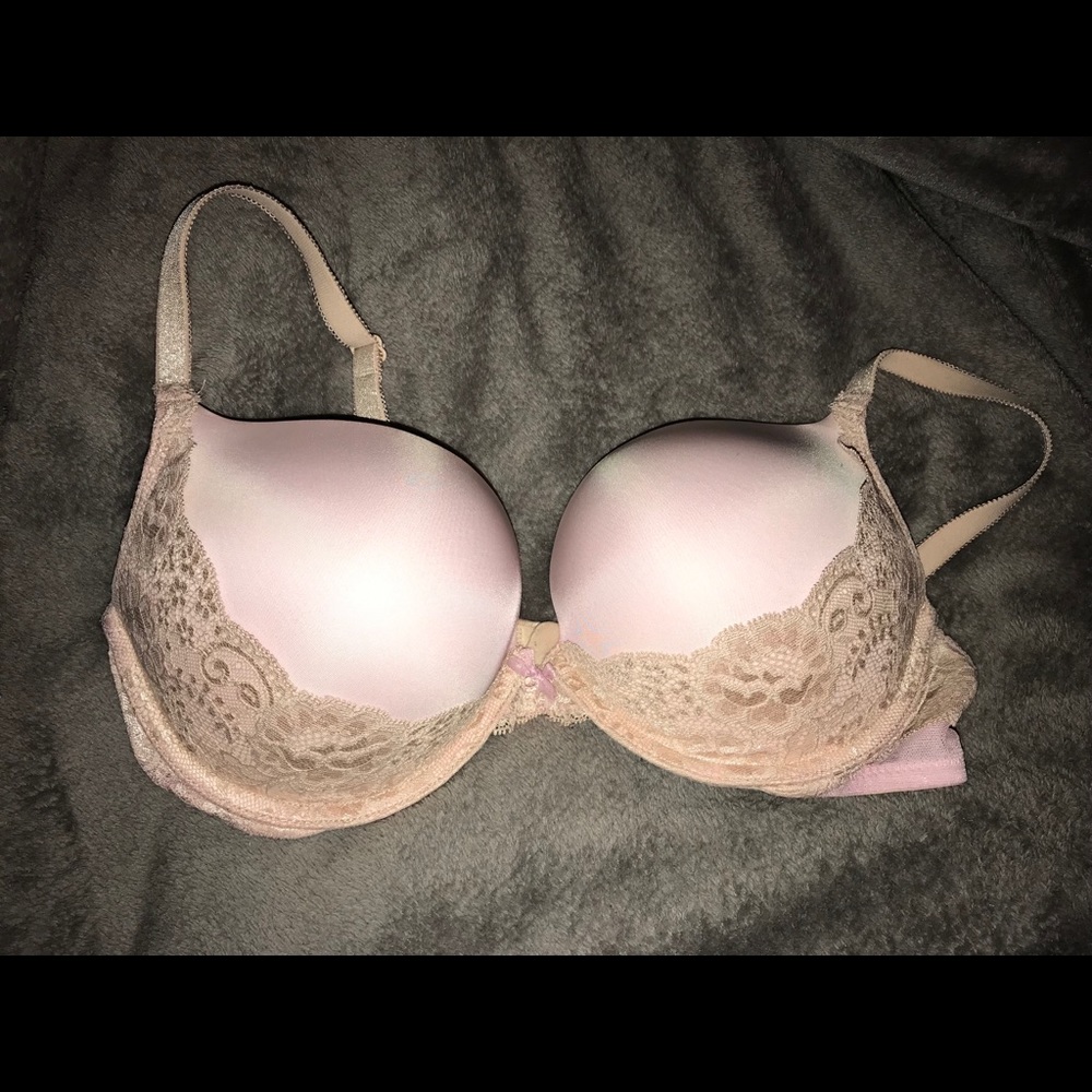 Victoria’s Secret Bombshell