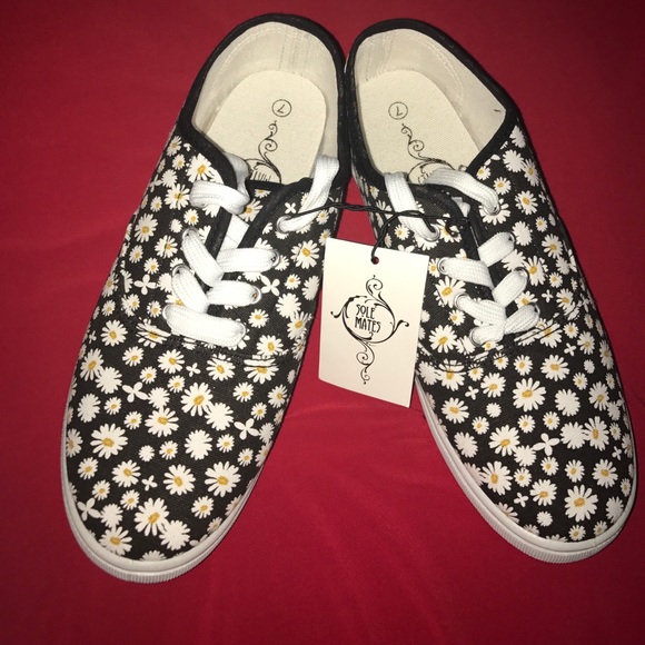 Beautiful daisies all over shoes - Picture 4 of 4