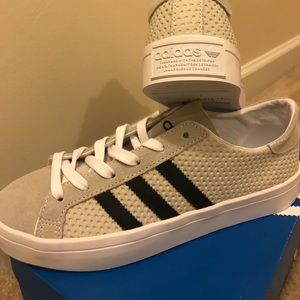 Courtvantage w gray adidas