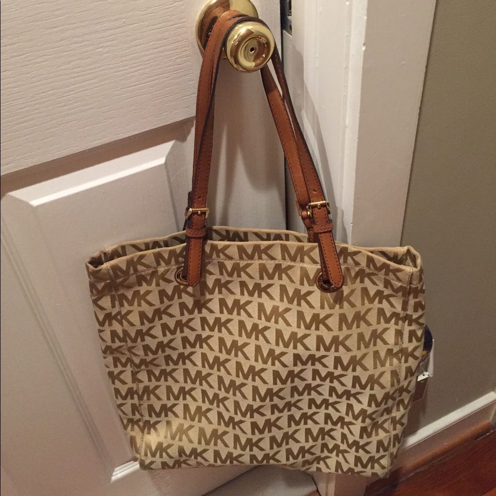 Michael Kors Jet Set Medium Tote Bag