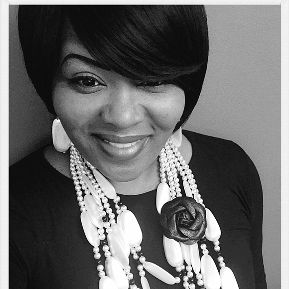 Meet your Posher, Shawna - Picture 1 of 1