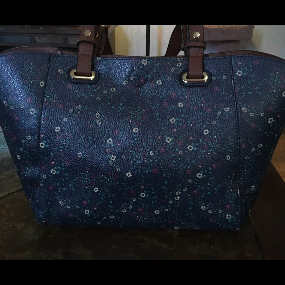 Bass navy tote