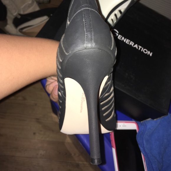 BCBG Generation - Picture 3 of 3