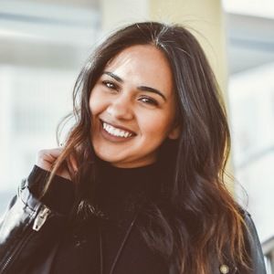Meet your Posher, Larissa