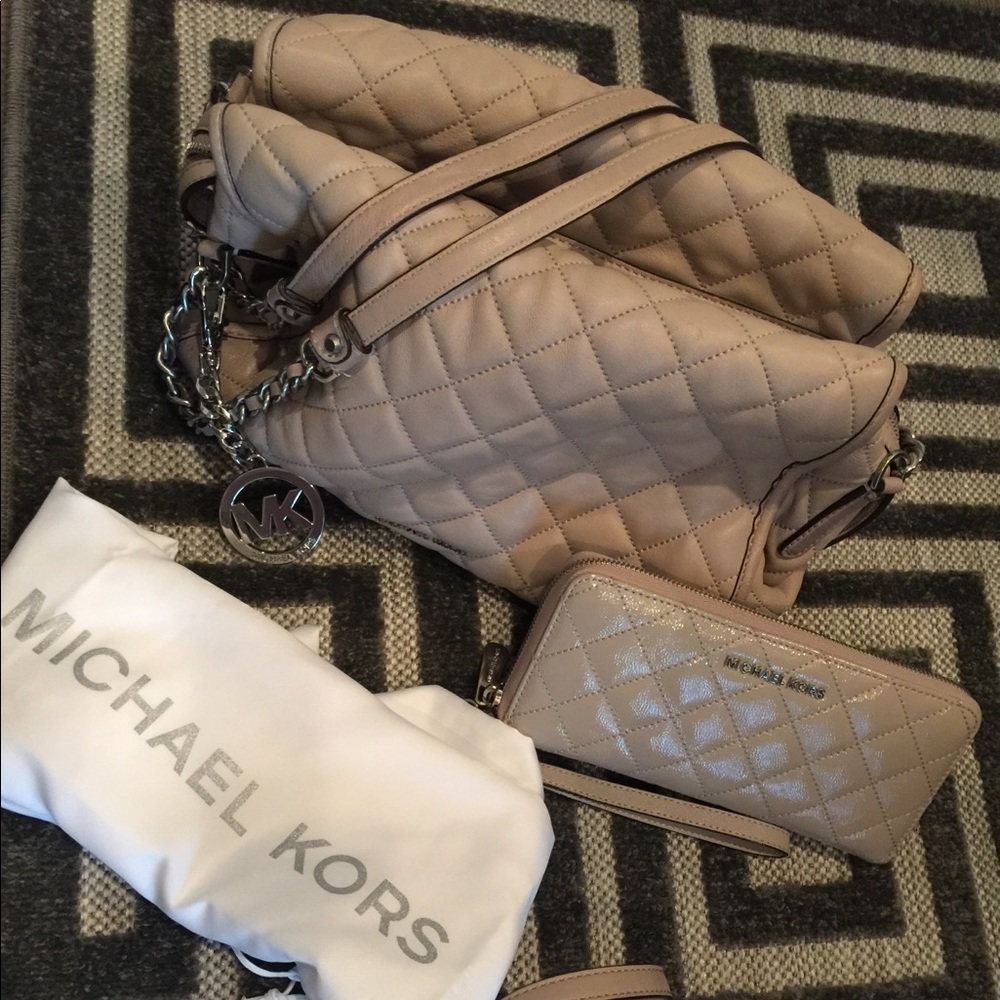 🚫SOLD🚫 Michael Kors purse and wallet