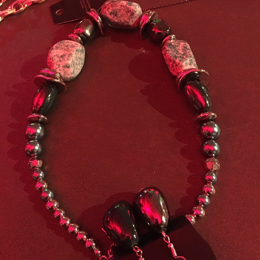 Necklace and earring set
