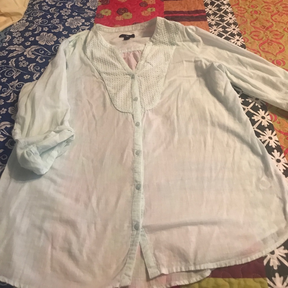 Gap shirt