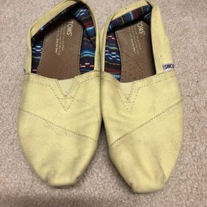 Toms
