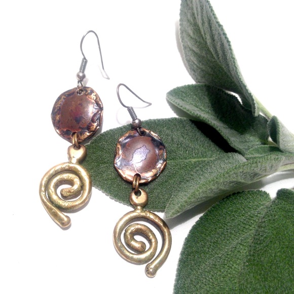 • the mixed metal statement earrings - Picture 2 of 7