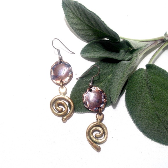 • the mixed metal statement earrings - Picture 3 of 7