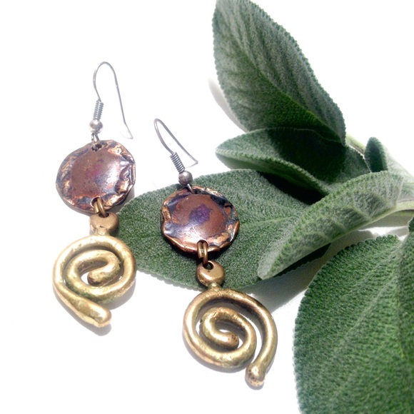 • the mixed metal statement earrings - Picture 6 of 7