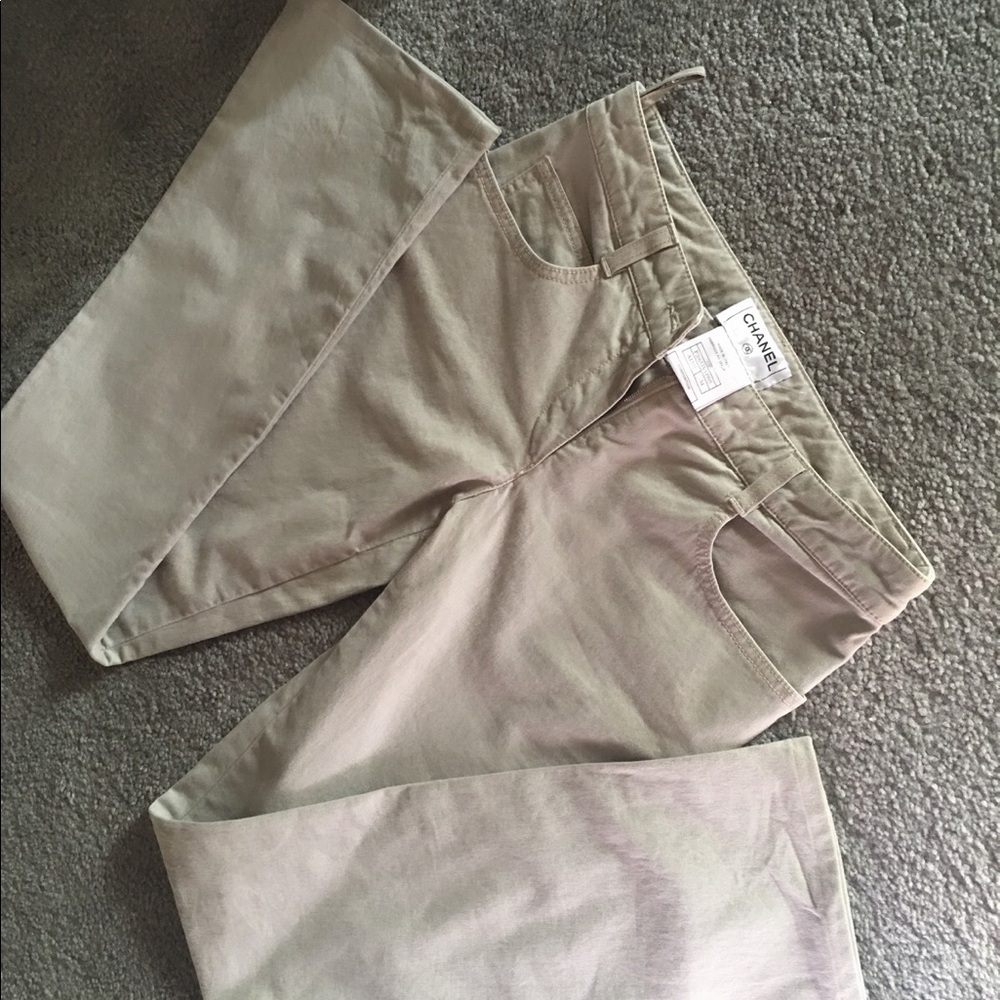 💥Quick Sale only Today💥Chanel khaki jeans. BNWT