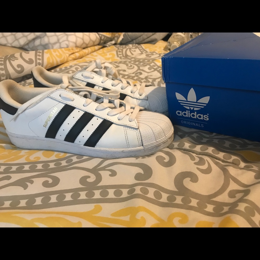 Adidas superstars